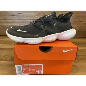 Nike Women’s Free Run 5.0 Athletic Shoes, Black, S